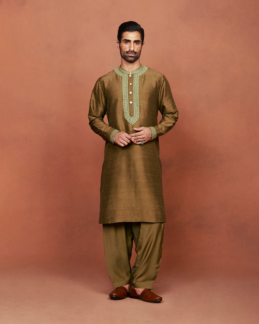 Verash Pathani Set