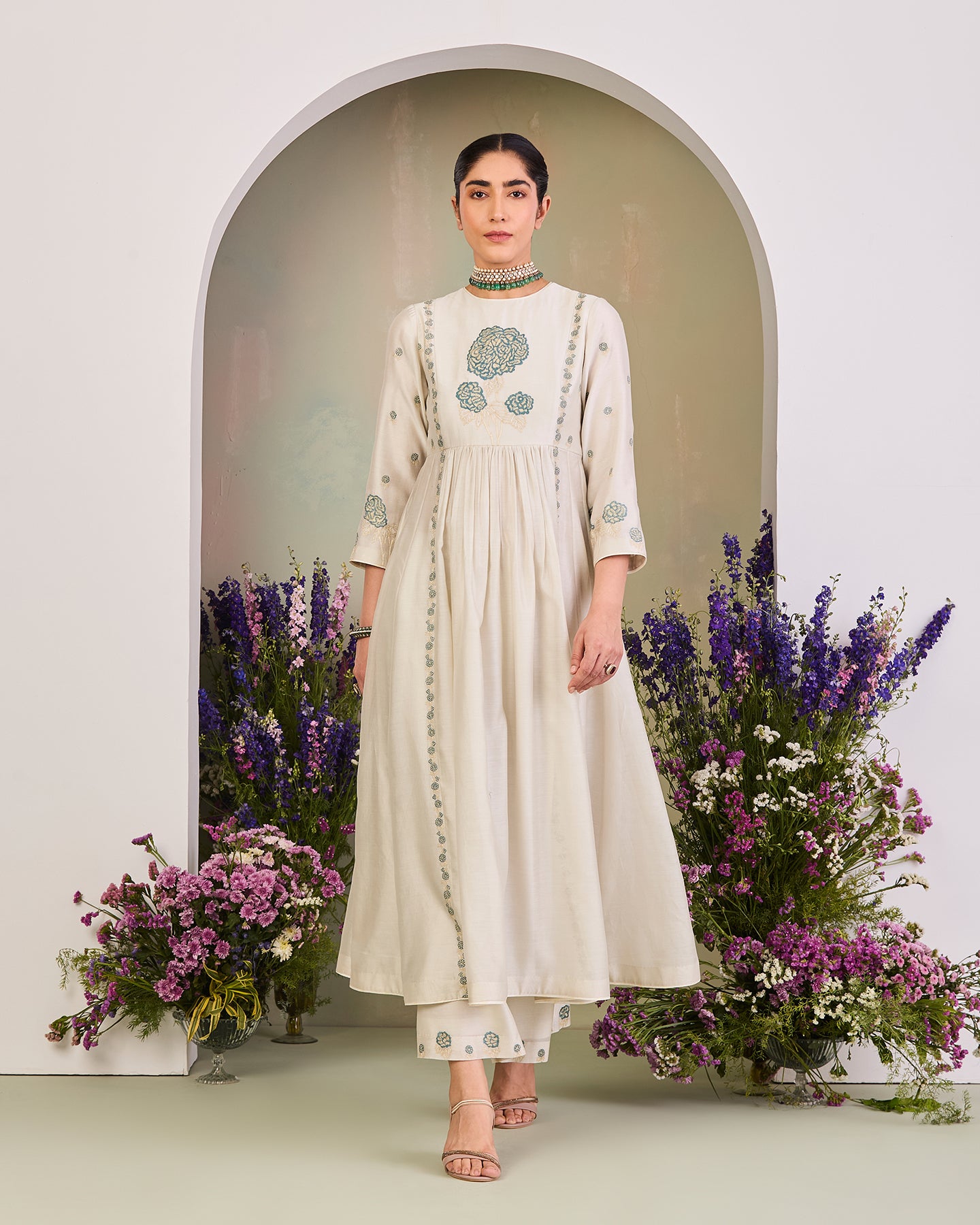 avisha long anarkali set