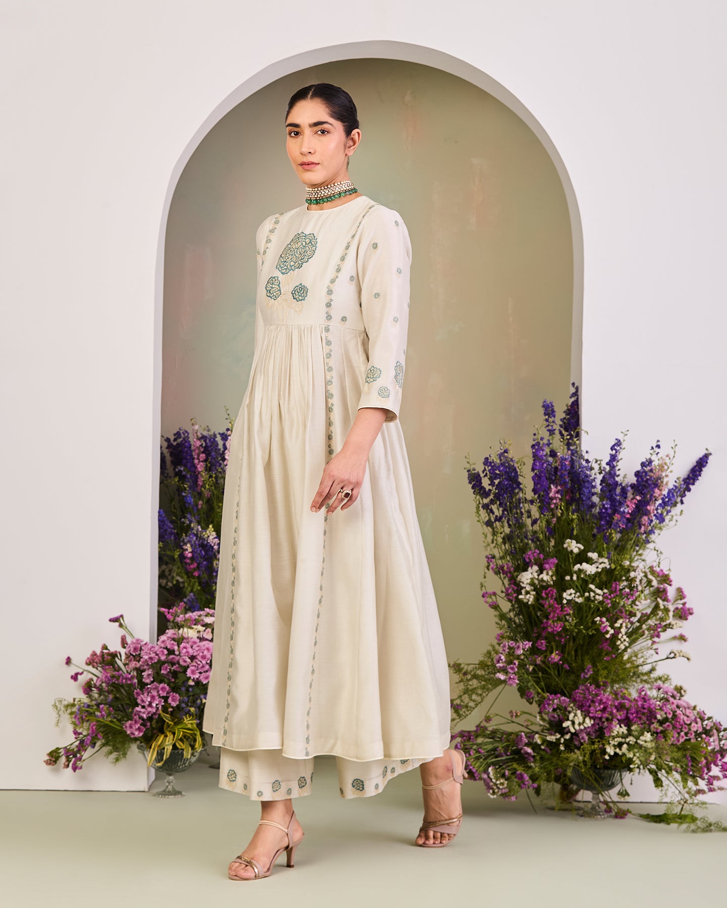 avisha long anarkali set