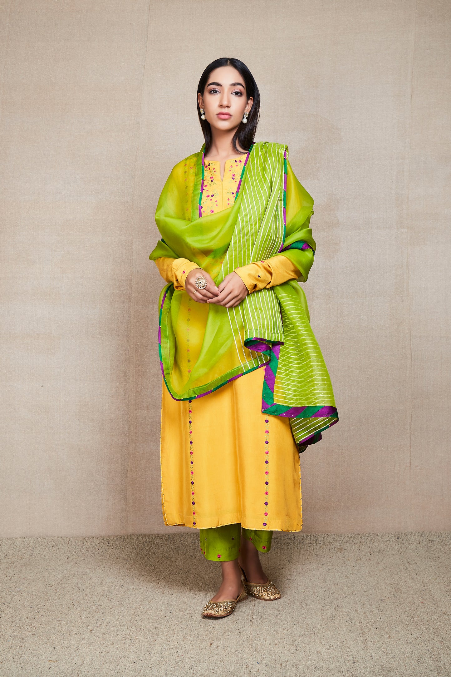 Maushmi Kurta Set