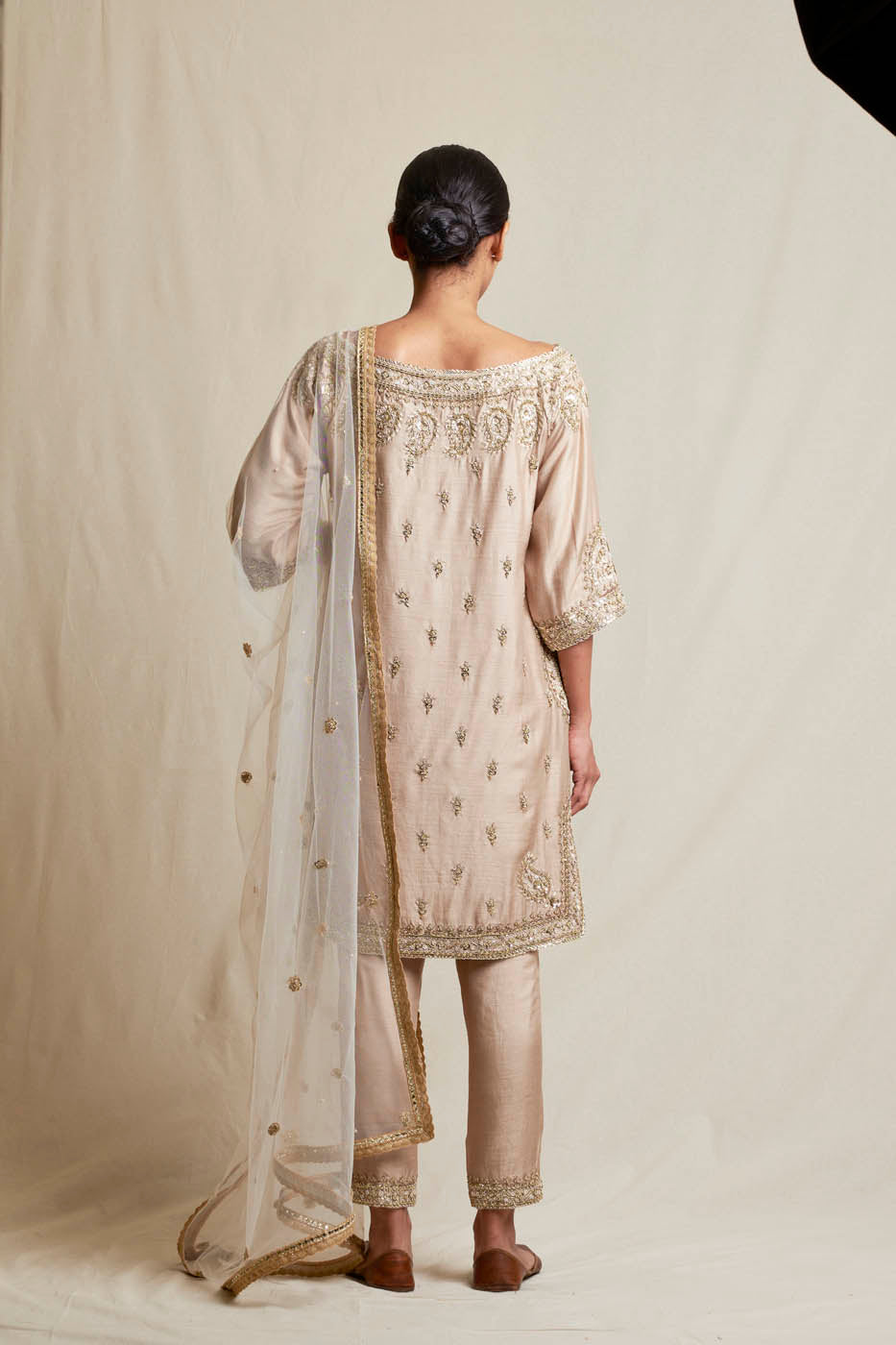 Ara Kurta Set