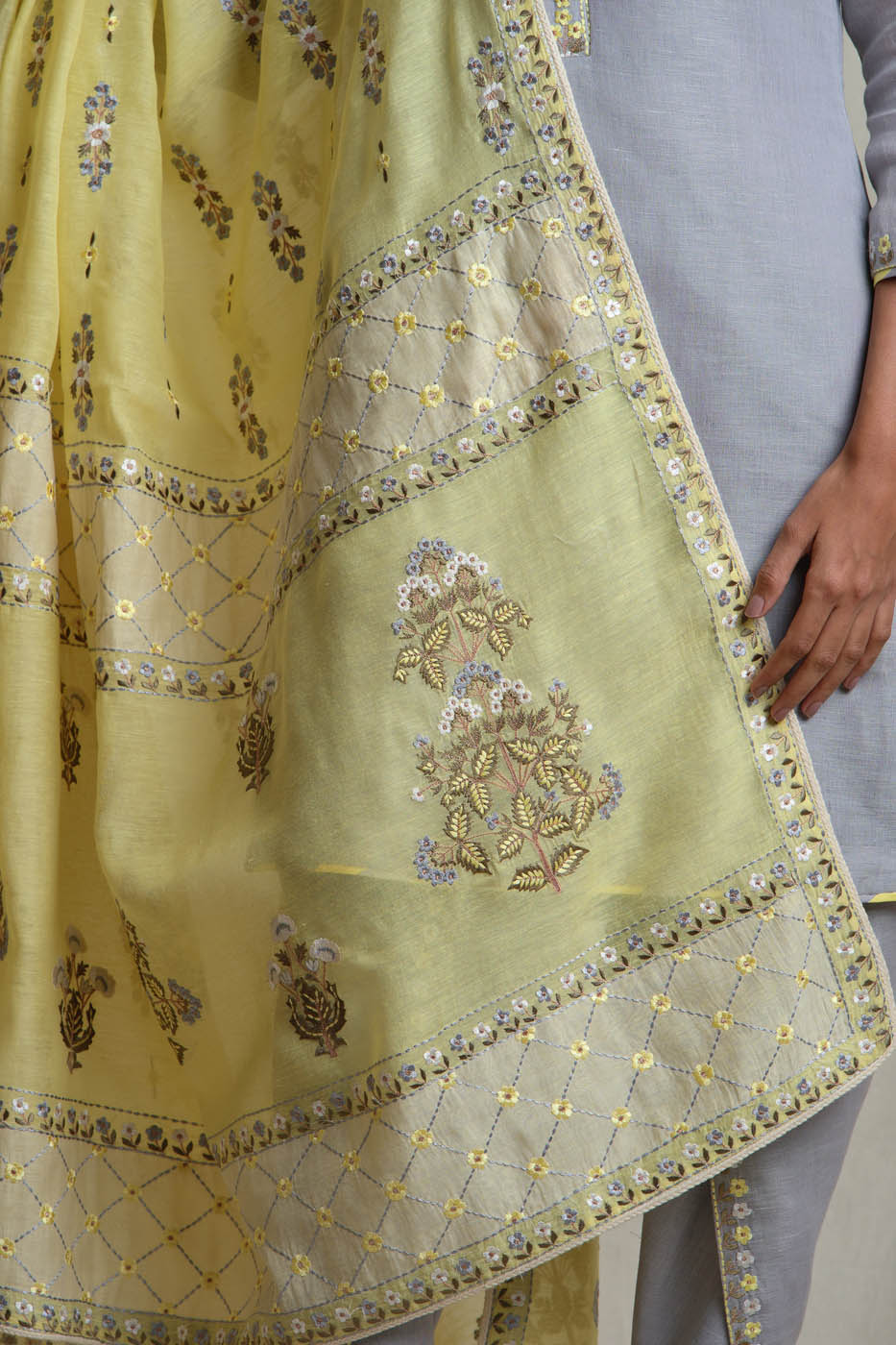 Bahameen Kurta Set
