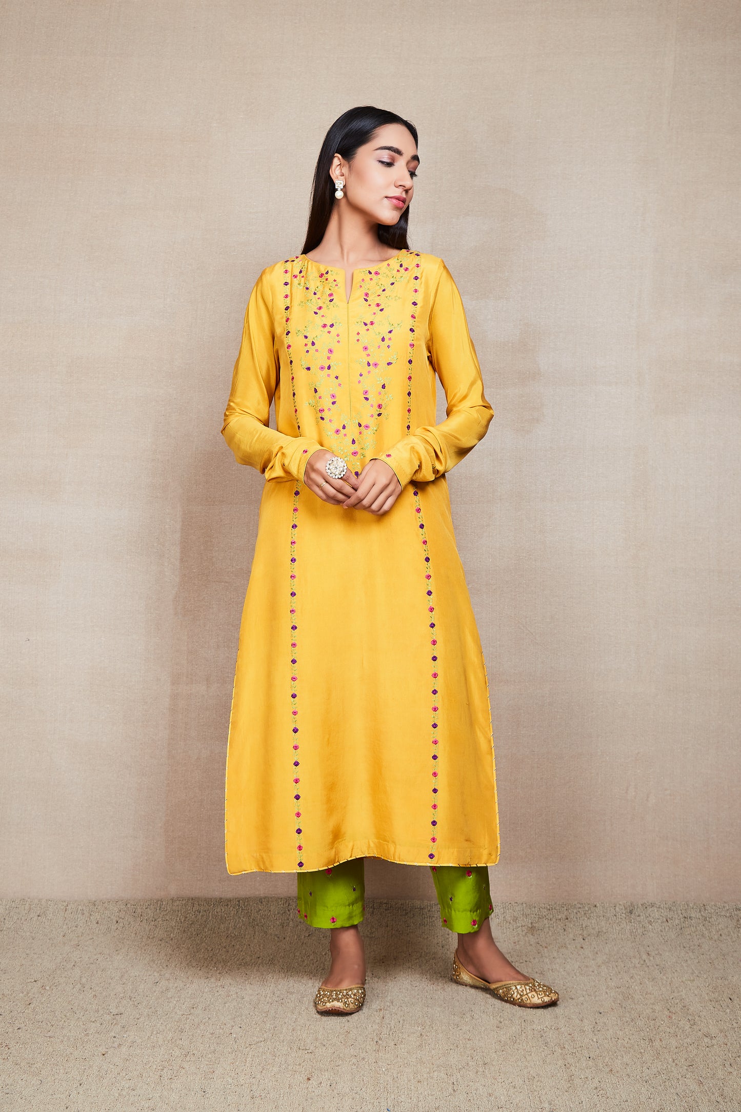 Maushmi Kurta Set